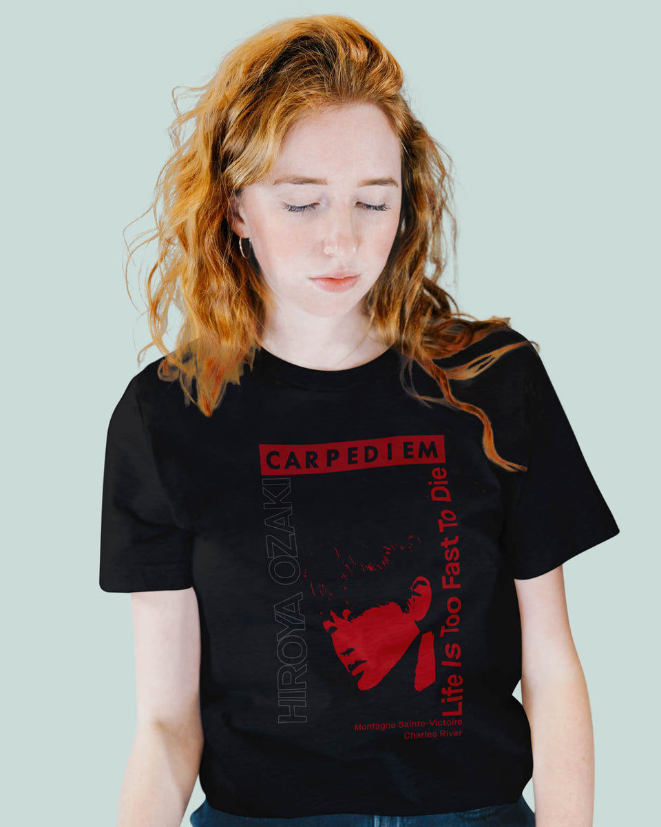 Carpediemです urban-t-shirt-mockups-female-